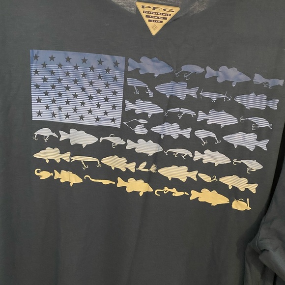 NWT. Men’s Columbia Fish Flag Tee - Picture 6 of 7